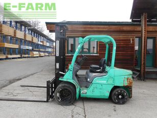 Mitsubishi fd35n mit zwillingreifen und breiten gabelträger Diesel-Gabelstapler